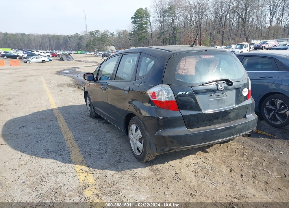 2013 HONDA FIT VIN: JHMGE8H3XDC047195