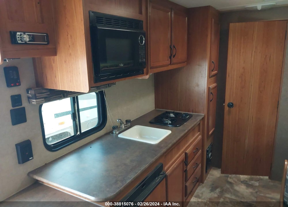 2015 STARCRAFT TRAVEL TRAILER VIN: 1SABS0AK7F28CG104
