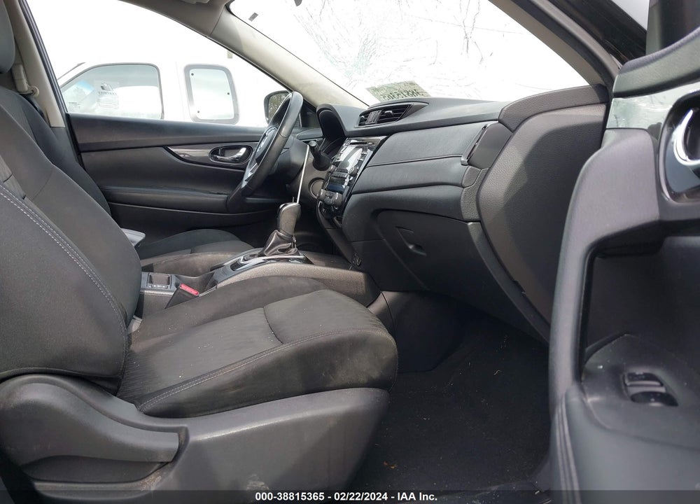 2017 NISSAN ROGUE SV VIN: KNMAT2MT5HP561728