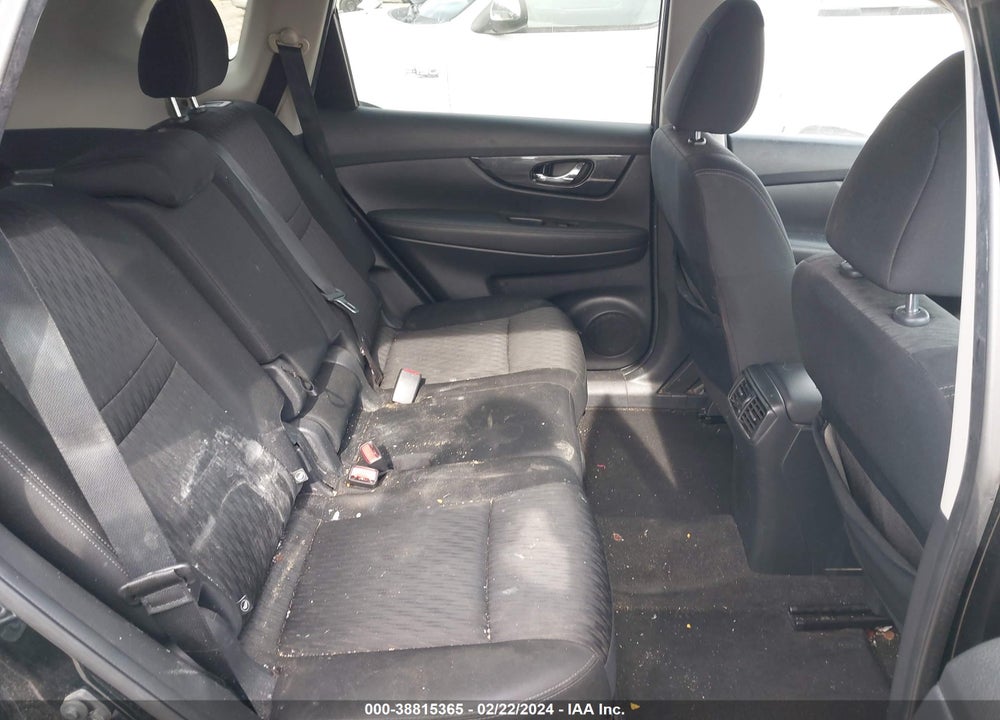2017 NISSAN ROGUE SV VIN: KNMAT2MT5HP561728