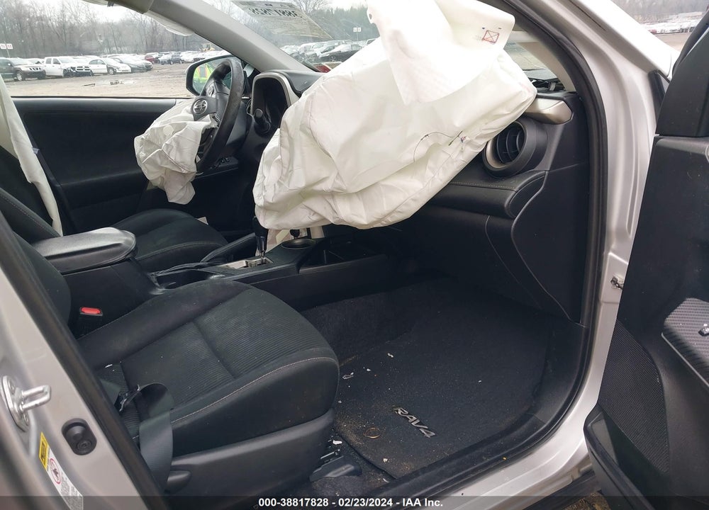 2014 TOYOTA RAV4 XLE VIN: 2T3RFREV6EW162653