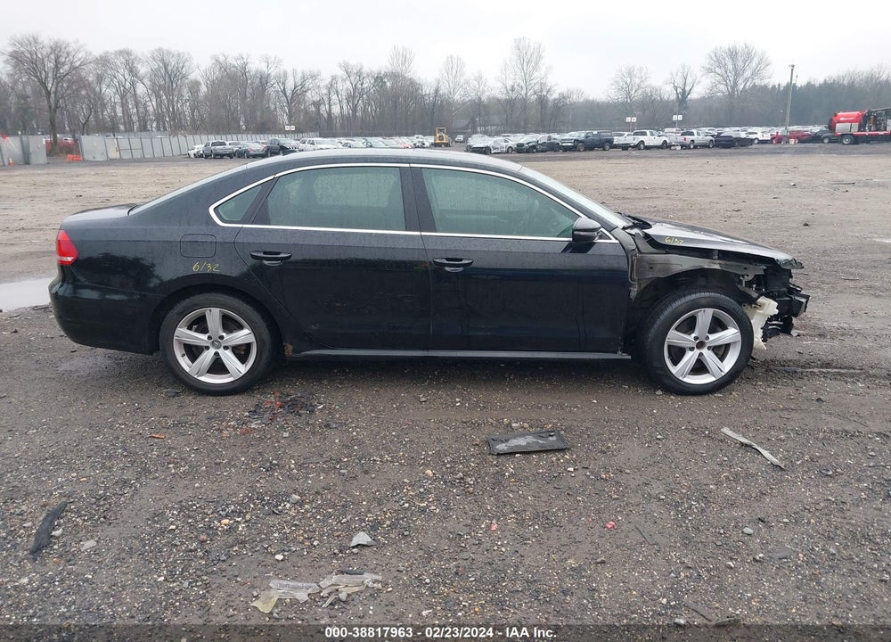 2012 VOLKSWAGEN PASSAT 2.5L SE VIN: 1VWBP7A30CC022215
