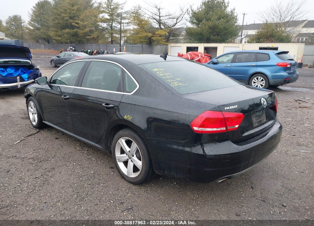 2012 VOLKSWAGEN PASSAT 2.5L SE VIN: 1VWBP7A30CC022215