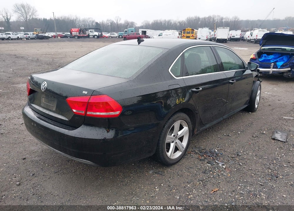 2012 VOLKSWAGEN PASSAT 2.5L SE VIN: 1VWBP7A30CC022215