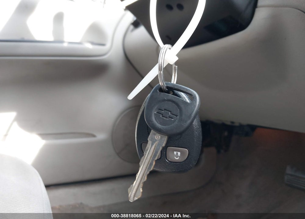 2010 CHEVROLET IMPALA LT VIN: 2G1WB5EN7A1266006