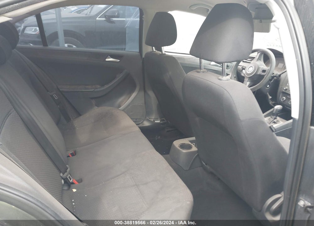 2013 VOLKSWAGEN JETTA VIN: 3VW2W2AJXDM293402