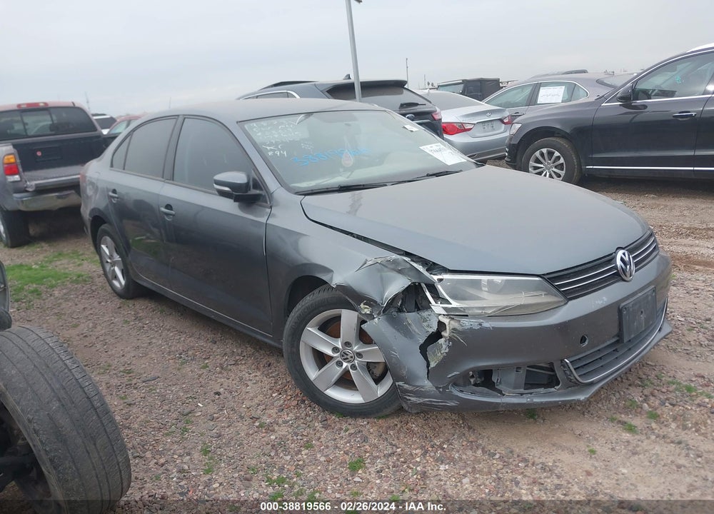 2013 VOLKSWAGEN JETTA VIN: 3VW2W2AJXDM293402