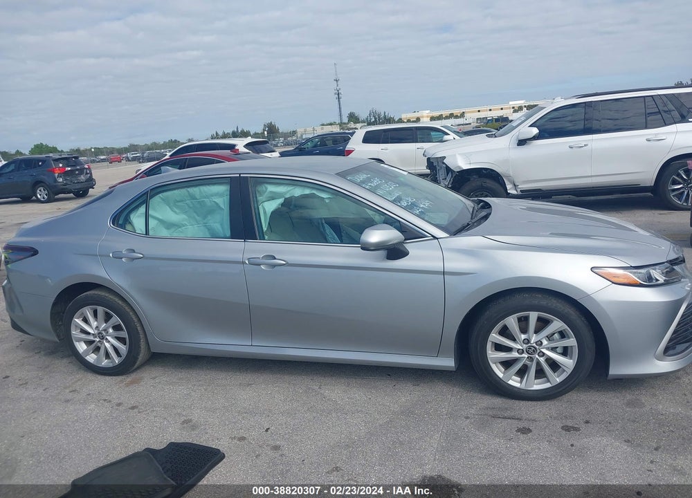 2022 TOYOTA CAMRY LE VIN: 4T1C11AK8NU035123