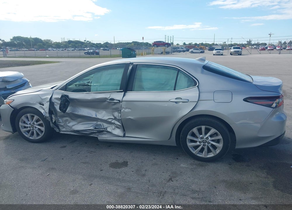 2022 TOYOTA CAMRY LE VIN: 4T1C11AK8NU035123