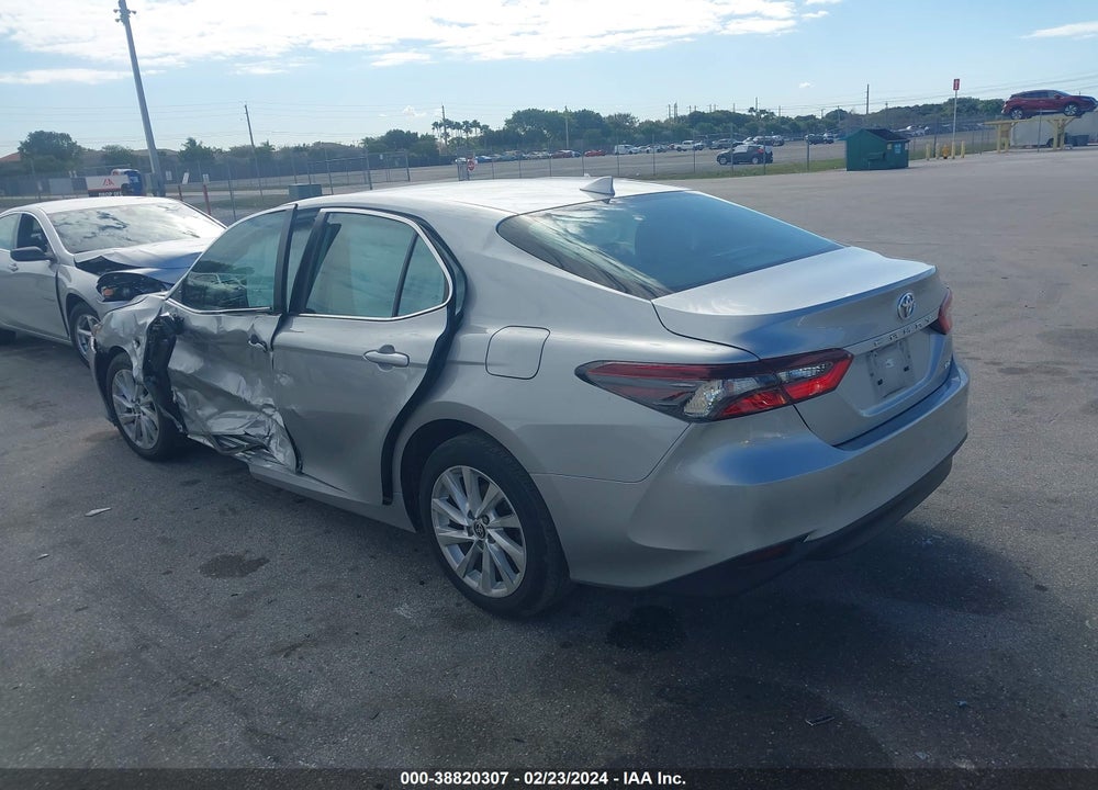 2022 TOYOTA CAMRY LE VIN: 4T1C11AK8NU035123
