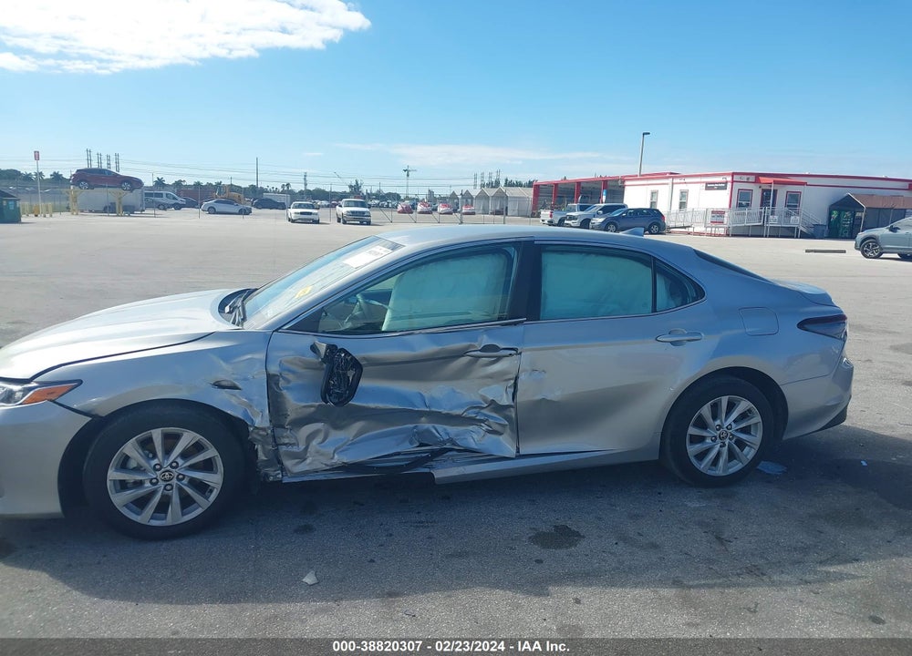 2022 TOYOTA CAMRY LE VIN: 4T1C11AK8NU035123