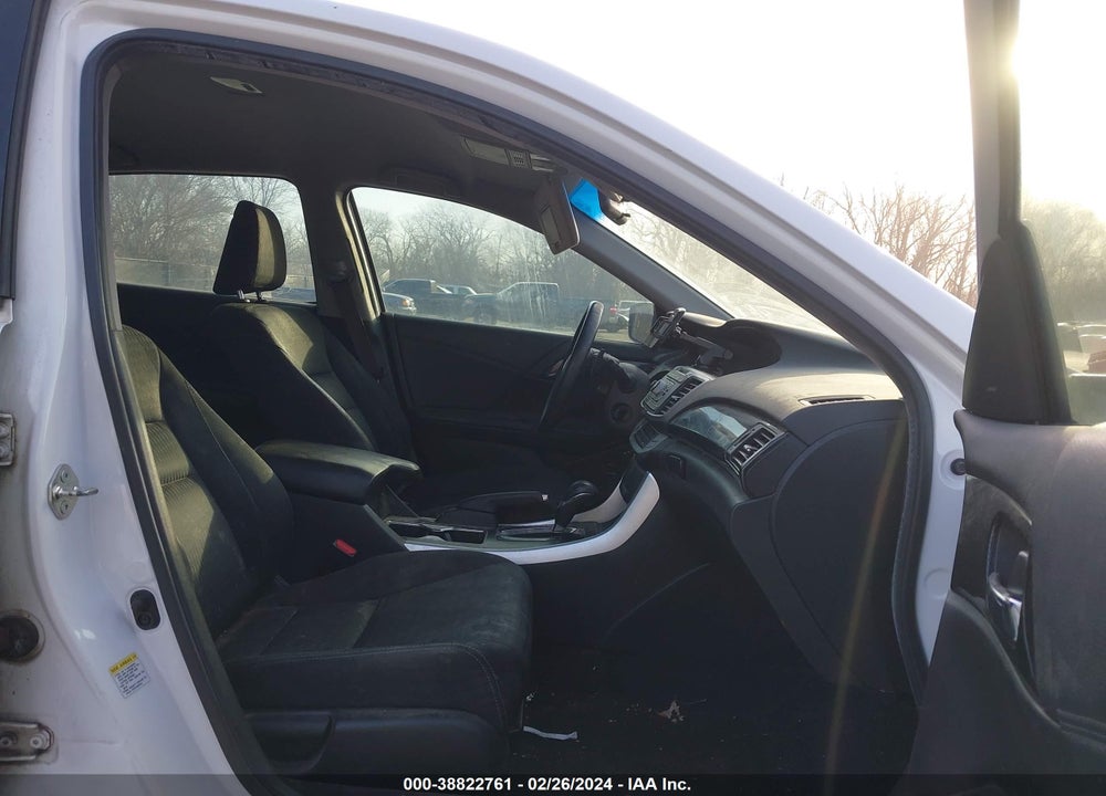 2015 HONDA ACCORD VIN: 1HGCR2F53FA201980