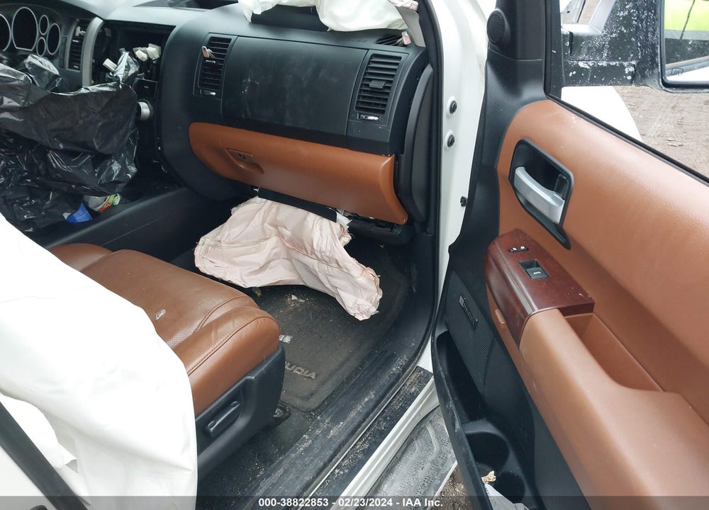 2014 TOYOTA SEQUOIA PLATINUM 5.7L V8 VIN: 5TDDW5G16ES105545