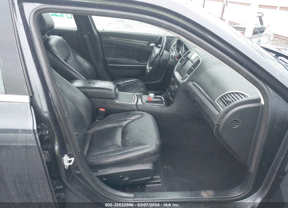 2019 CHRYSLER 300 TOURING L VIN: 2C3CCAAG0KH613714