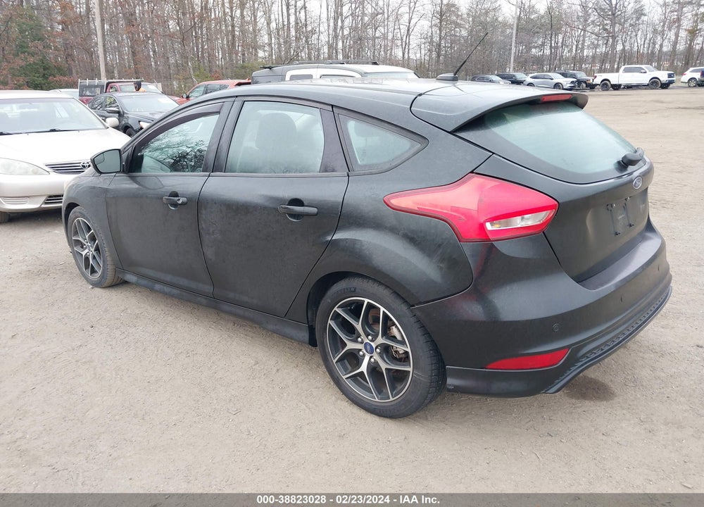 2015 FORD FOCUS SE VIN: 1FADP3K2XFL338418