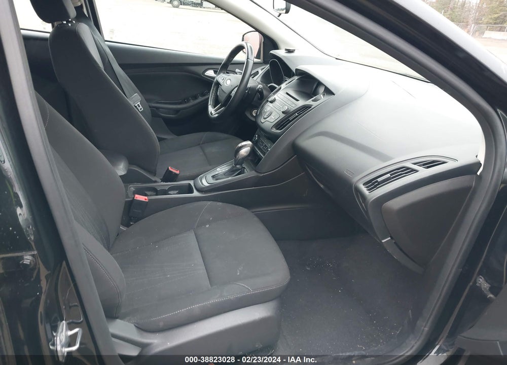 2015 FORD FOCUS SE VIN: 1FADP3K2XFL338418