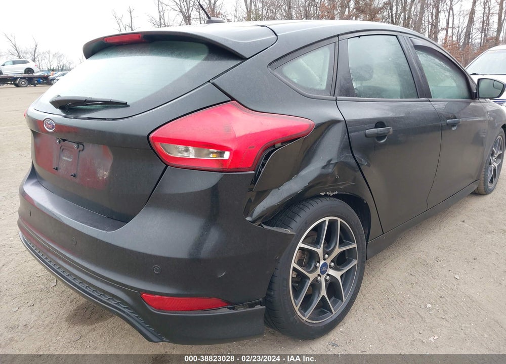 2015 FORD FOCUS SE VIN: 1FADP3K2XFL338418