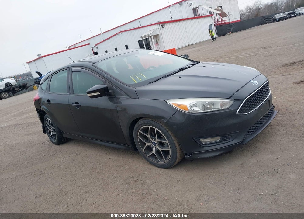 2015 FORD FOCUS SE VIN: 1FADP3K2XFL338418