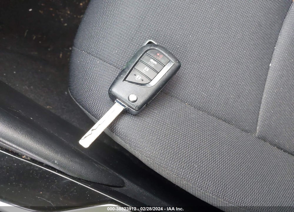 2020 TOYOTA COROLLA LE VIN: JTDEPRAE7LJ024908