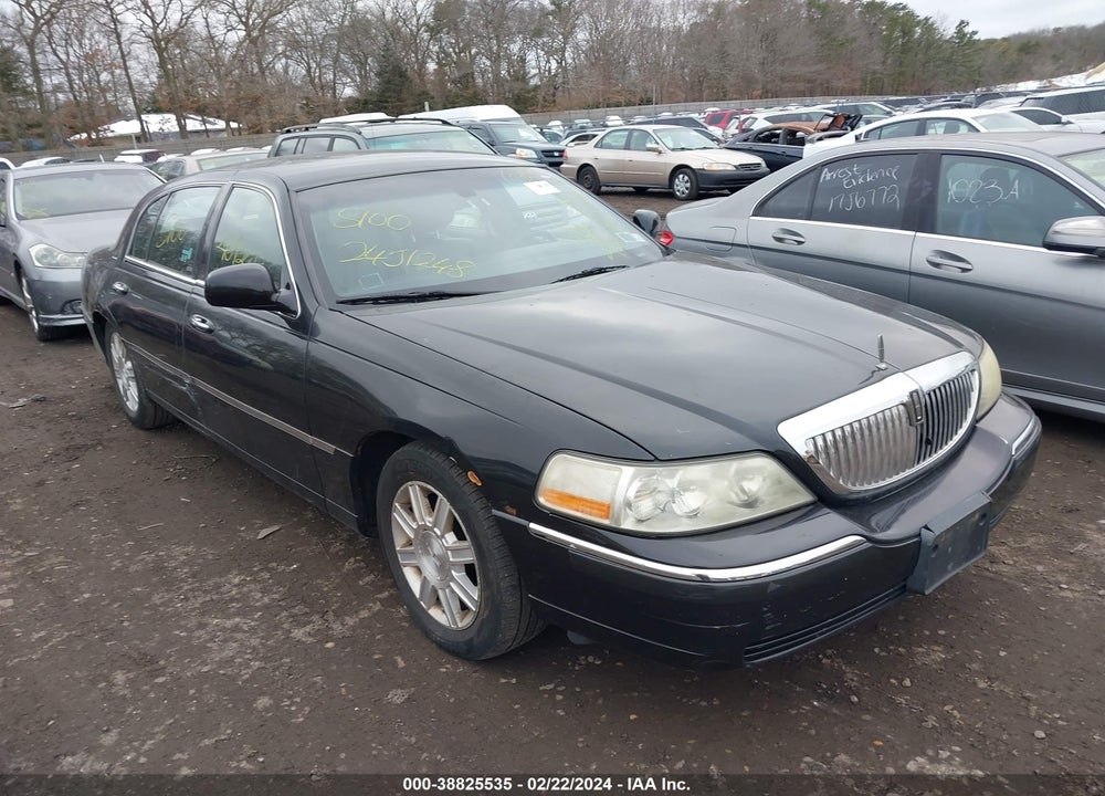 2011 LINCOLN TOWN CAR VIN: 2LNBL8EV0BX752929
