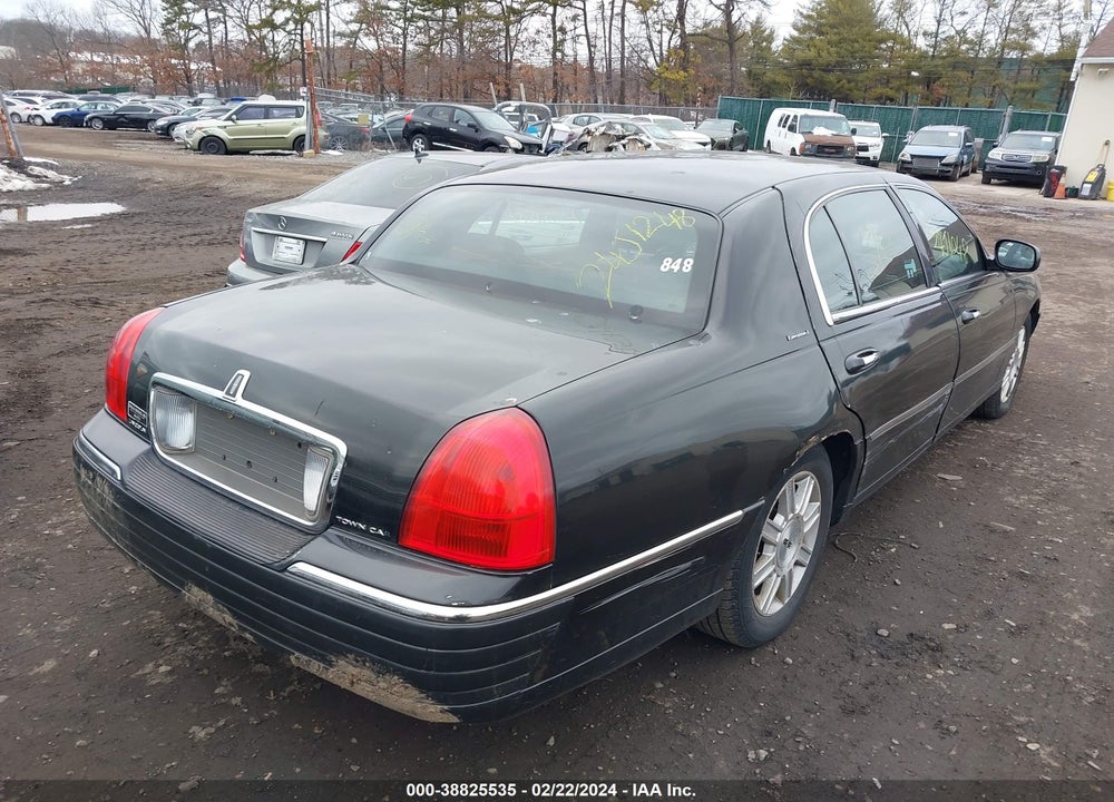 2011 LINCOLN TOWN CAR VIN: 2LNBL8EV0BX752929