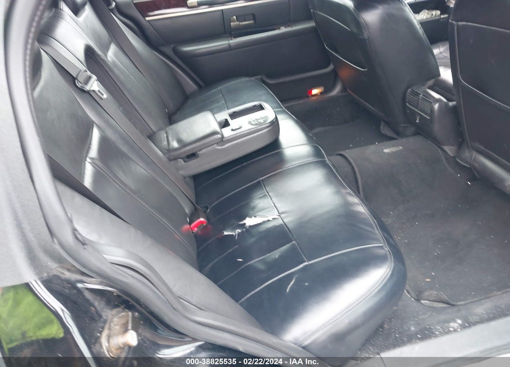 2011 LINCOLN TOWN CAR VIN: 2LNBL8EV0BX752929