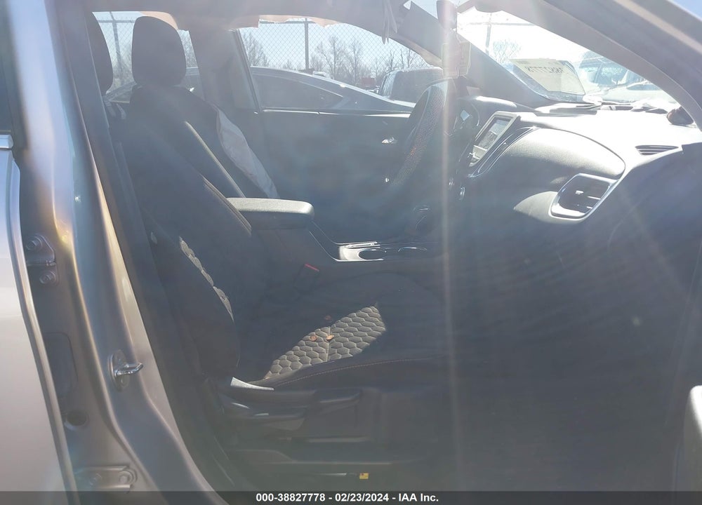 2019 CHEVROLET EQUINOX LT VIN: 3GNAXJEV5KS624874