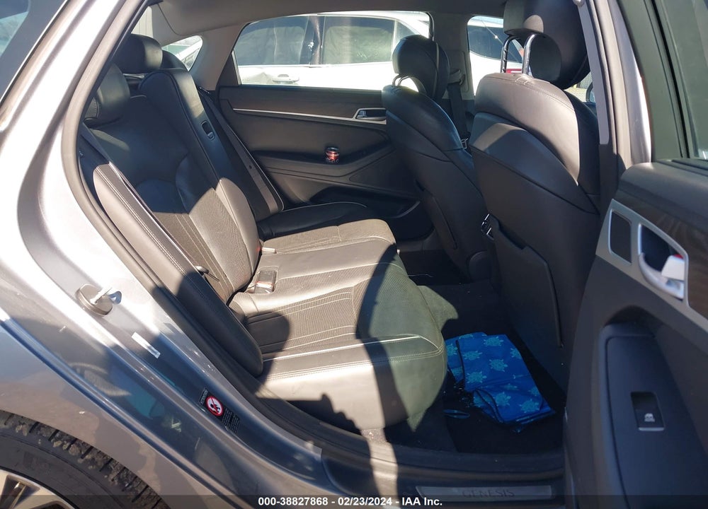 2015 HYUNDAI GENESIS 3.8 VIN: KMHGN4JE7FU027954