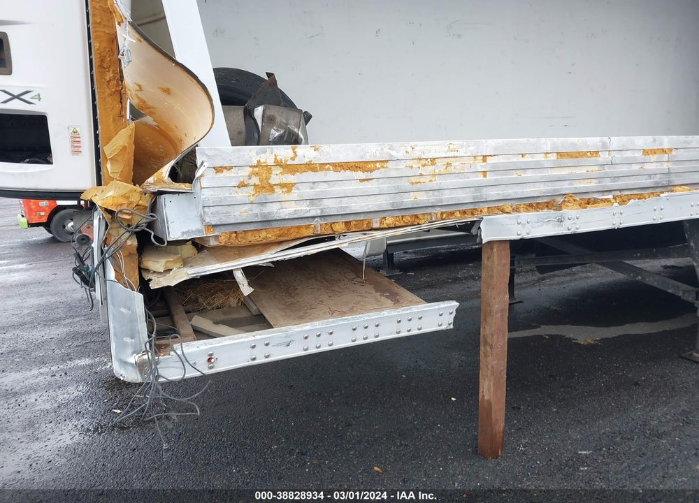 2016 UTILITY TRAILER MFG --- VIN: 1UYVS2533GU549114