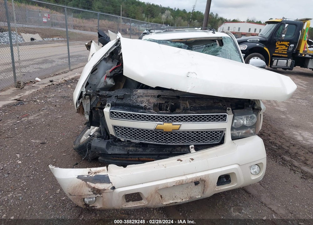 2009 CHEVROLET TAHOE LTZ VIN: 1GNFK330X9R176166