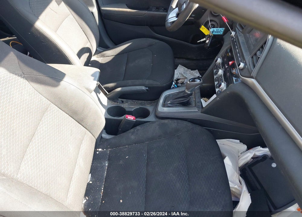 2020 HYUNDAI ELANTRA SE VIN: 5NPD74LFXLH617322