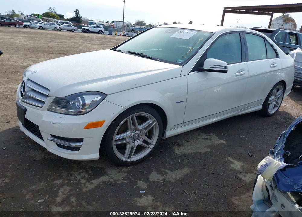 2012 MERCEDES-BENZ C 250 LUXURY/SPORT VIN: WDDGF4HB6CR207573