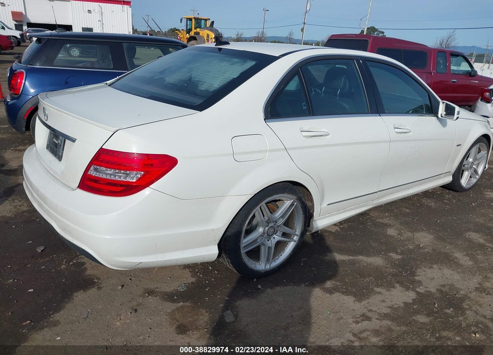 2012 MERCEDES-BENZ C 250 LUXURY/SPORT VIN: WDDGF4HB6CR207573