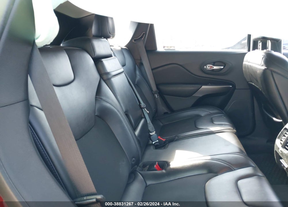 2019 JEEP CHEROKEE LATITUDE PLUS 4X4 VIN: 1C4PJMLB3KD268830
