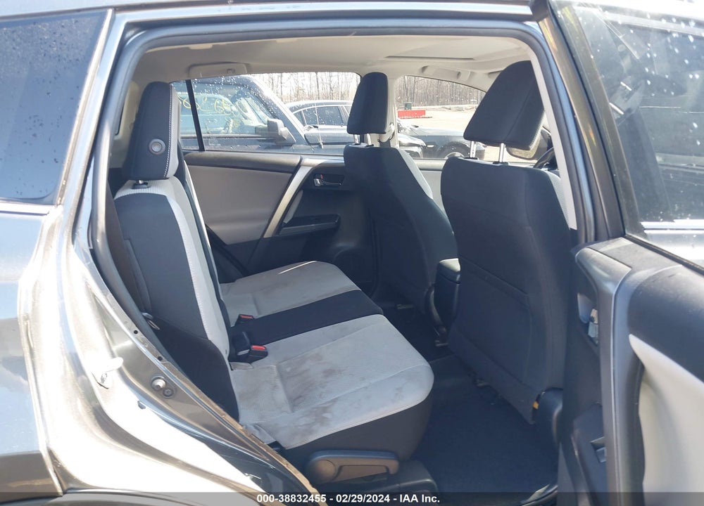 2017 TOYOTA RAV4 XLE VIN: JTMRFREV7HD198854