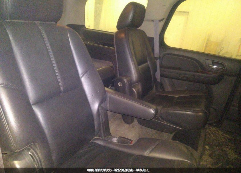 2011 CHEVROLET TAHOE LT VIN: 1GNSKBE00BR214936