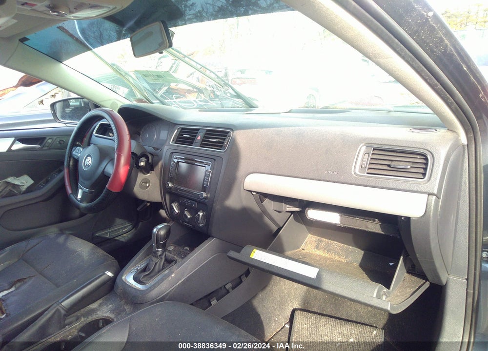 2014 VOLKSWAGEN JETTA 1.8T SE VIN: 3VWD17AJ2EM403140