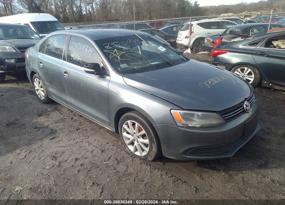 2014 VOLKSWAGEN JETTA 1.8T SE VIN: 3VWD17AJ2EM403140