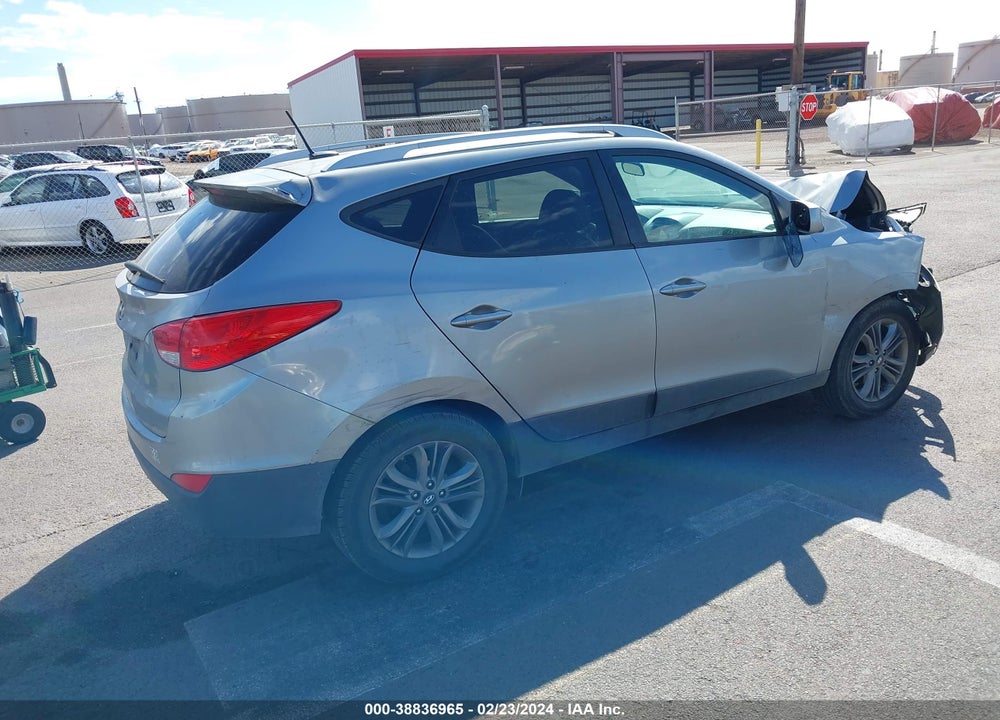 2015 HYUNDAI TUCSON SE VIN: KM8JU3AG2FU084941
