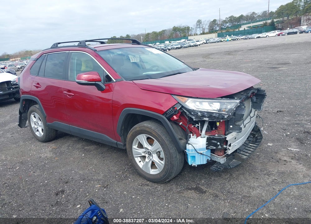 2021 TOYOTA RAV4 XLE VIN: 2T3P1RFV1MW228917