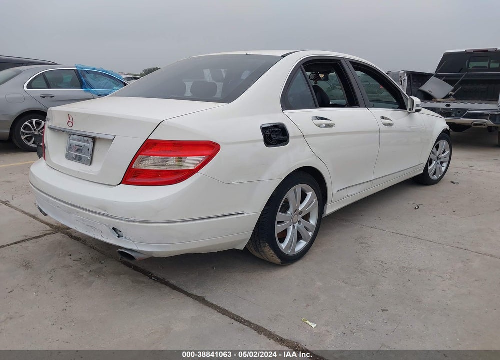 2011 MERCEDES-BENZ C 300 LUXURY/SPORT VIN: WDDGF5EB1BR171185