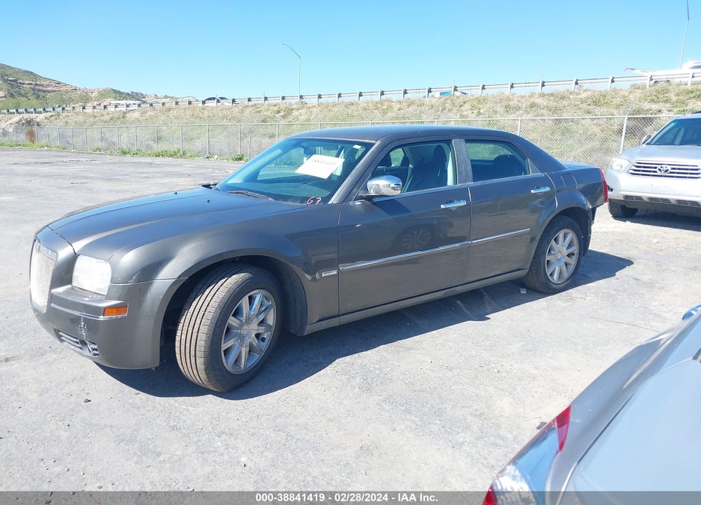 2010 CHRYSLER 300 TOURING/SIGNATURE SERIES/EXECUTIVE SERIES VIN: 2C3CA5CV9AH211181