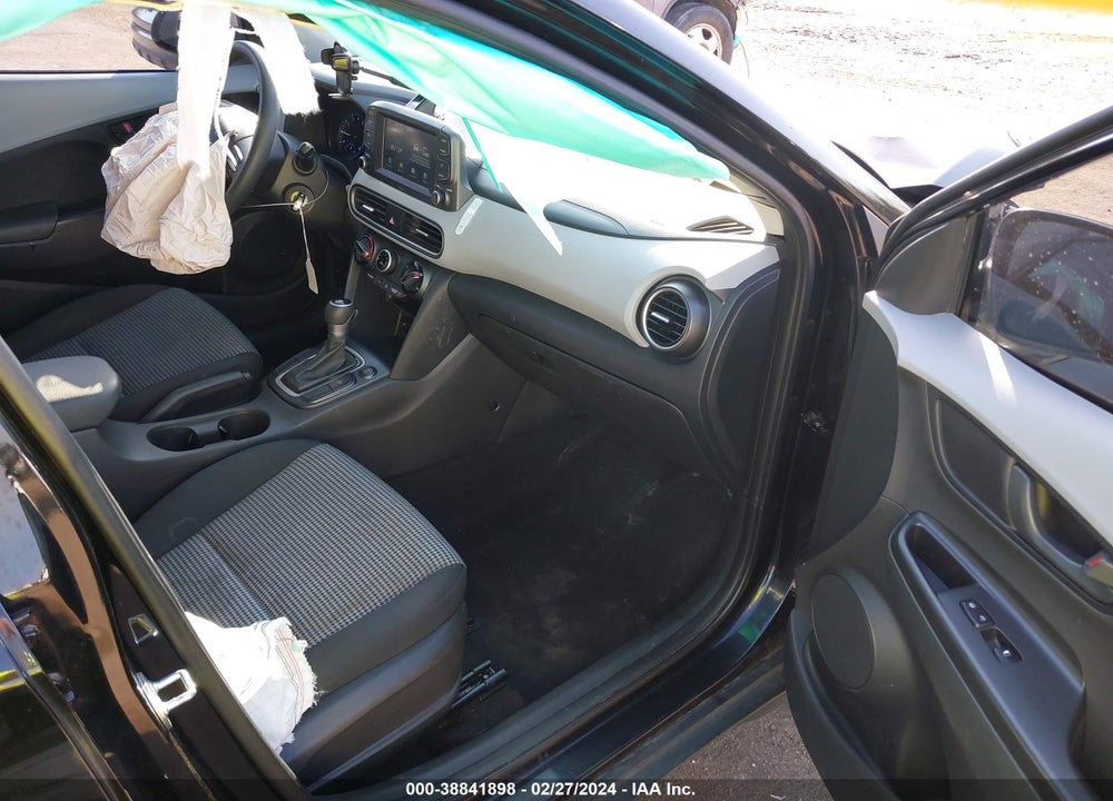 2020 HYUNDAI KONA SE VIN: KM8K1CAAXLU450228