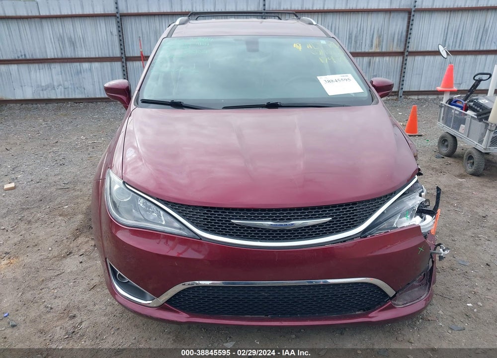 2018 CHRYSLER PACIFICA TOURING L VIN: 2C4RC1BG0JR128695