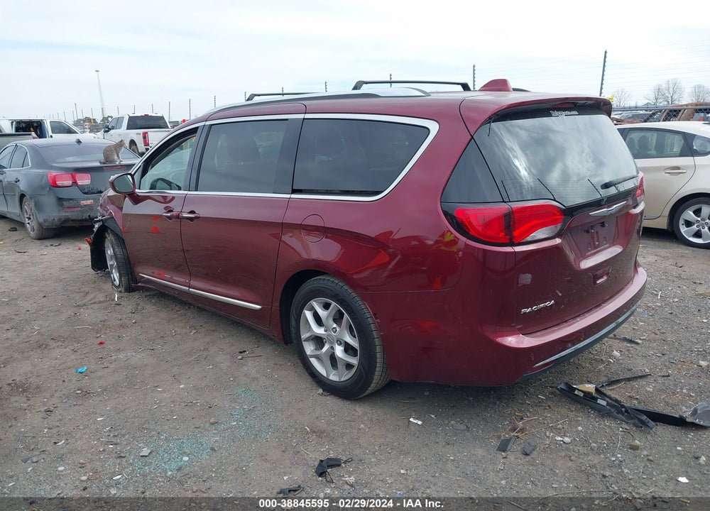 2018 CHRYSLER PACIFICA TOURING L VIN: 2C4RC1BG0JR128695