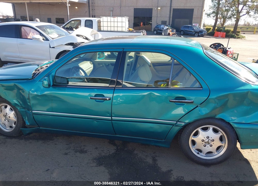 1998 MERCEDES-BENZ C 230 VIN: WDBHA23G1WA557067