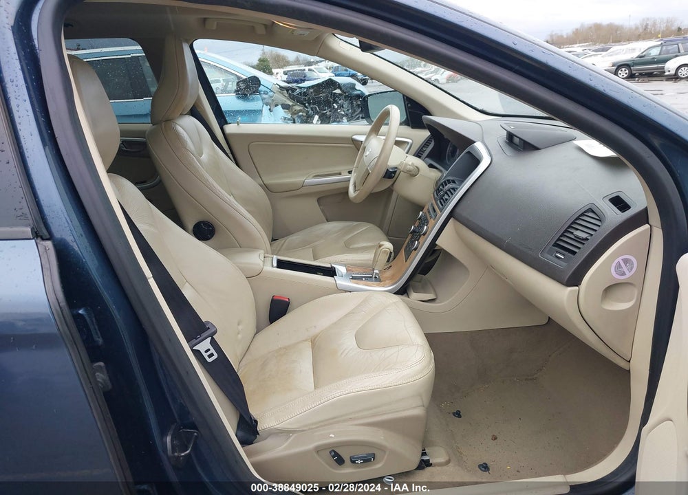 2010 VOLVO XC60 3.2 VIN: YV4960DZ5A2125111
