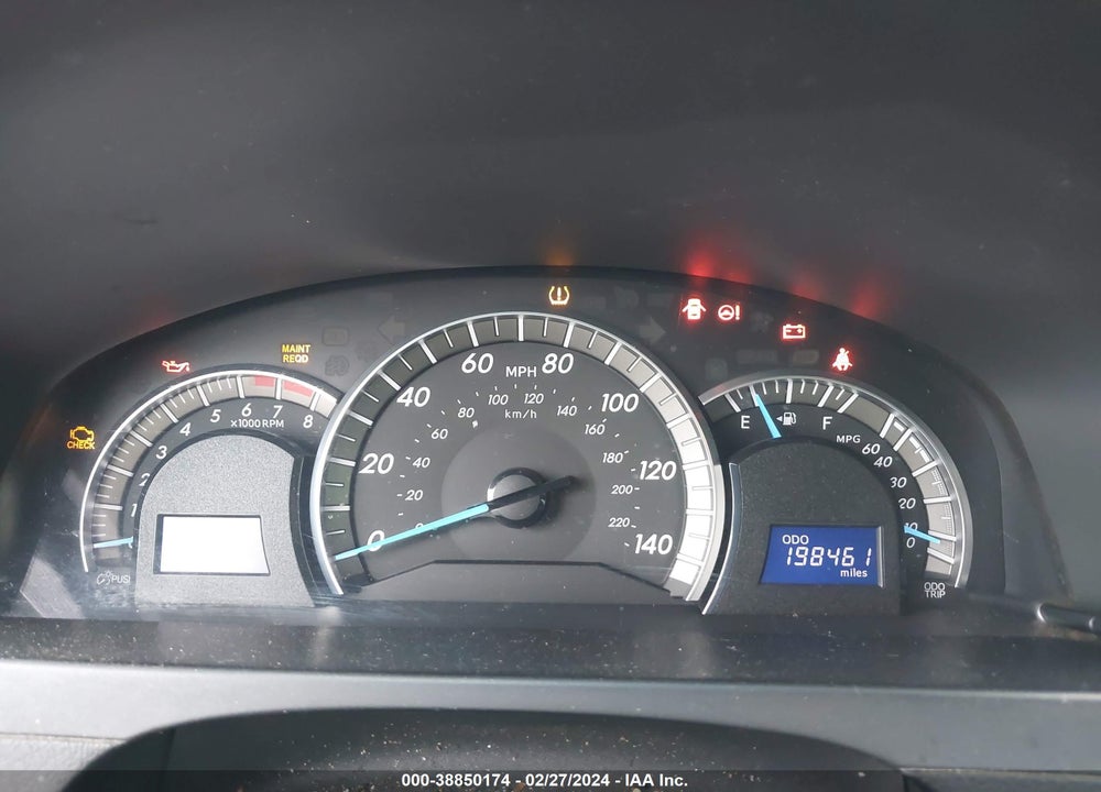 2013 TOYOTA CAMRY SE VIN: 4T1BF1FK7DU640738