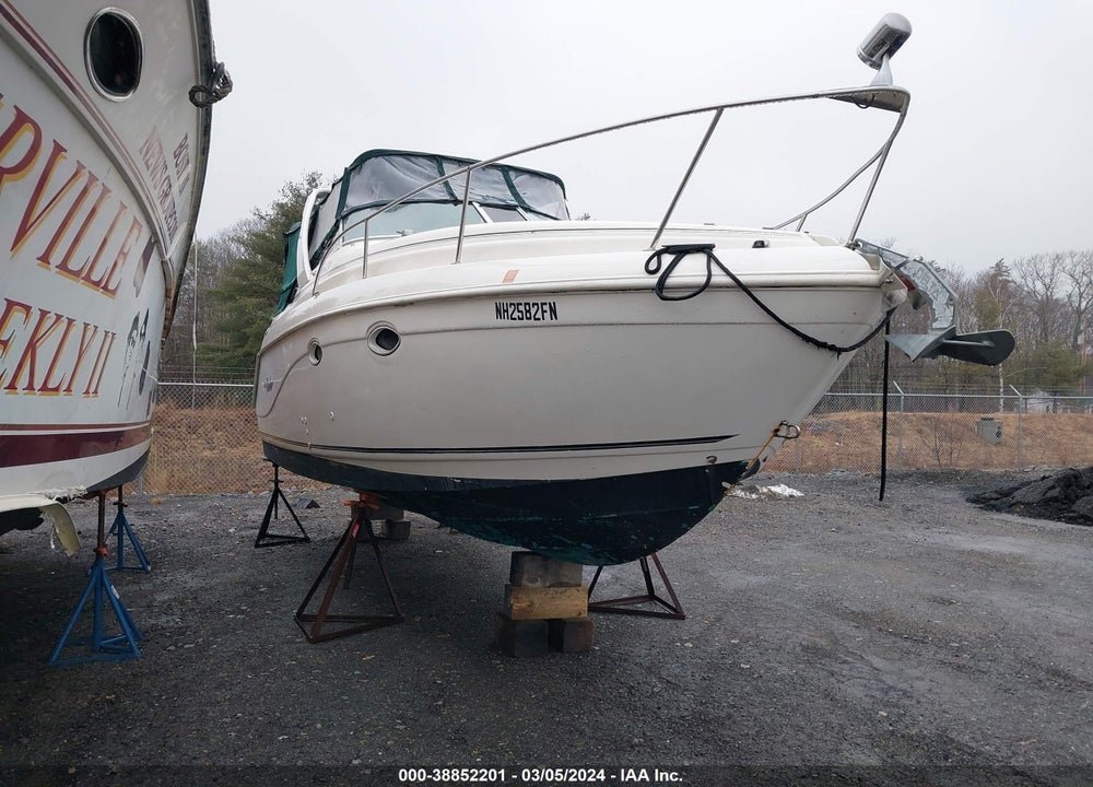 2000 RINKER 270 FIESTA VEE VIN: RNK62604E900
