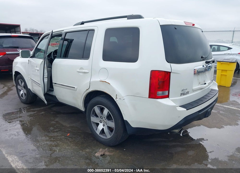 2015 HONDA PILOT TOURING VIN: 5FNYF4H9XFB017412